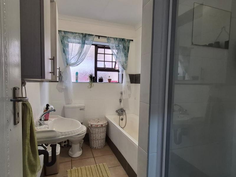 4 Bedroom Property for Sale in Hartenbos Heuwels Western Cape